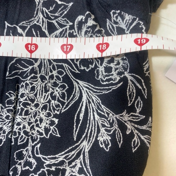 Floral‎ Black and White Dress Size Large - Picture 4 of 11